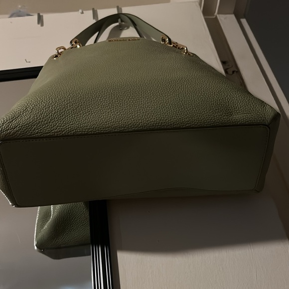 Michael Kors Trisha Large Pebbled Leather Shoulder Bag - Picture 12 of 12